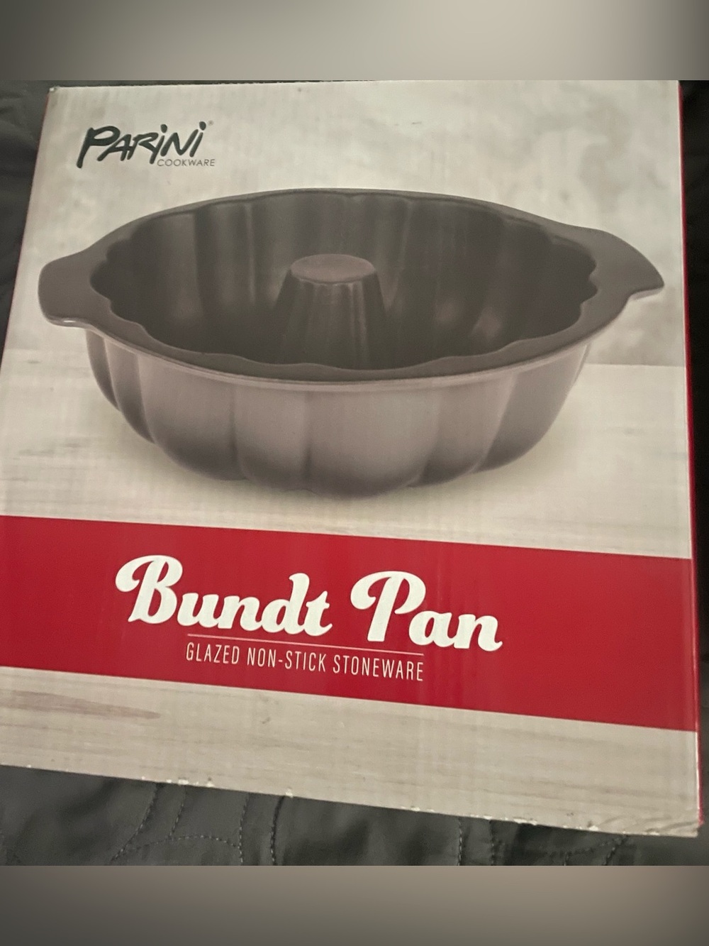 New Glazed Non-Stick Stoneware Bundt Pan